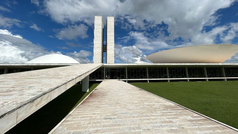 Governo politiza fim da escala 6×1 e líder do PP exige debate técnico sobre impacto social e econômico Governo politiza fim da escala 6x1 e líder do PP exige debate técnico sobre impacto social e econômico